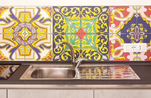 Mestre Apartment | New, Elegant, with a splash of Glam! Free parking