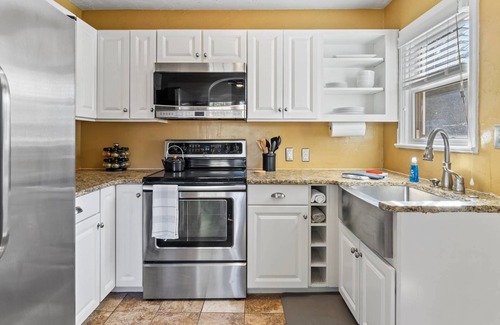 Downtown Boise House | NEW! EPIC LOCATION! Walk to Downtown + Bring Your Dog! Enjoy Fully-Fenced Backyard and Back Patio!