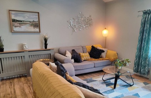 Dunfermline House | NEW Fabulous 2BD Maisonette Dunfermline, Fife