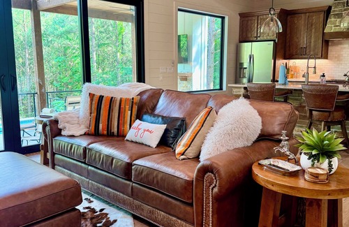 Broken Bow Cabin | New Family/Couples Cabin w/Heated Pool/Sauna/Hot Tub/Firepit/Private/Fireplace