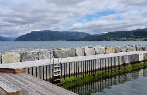 Hjelmeland Cabin | New family-friendly functional cabin on Randøy by the sea - only 1 hour from Preikestolen