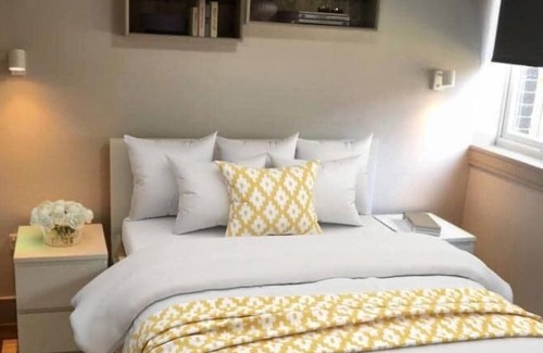 Kidbrooke with Hornfair Apartment | New for 2023! Three Bedroom Stylish Apartment