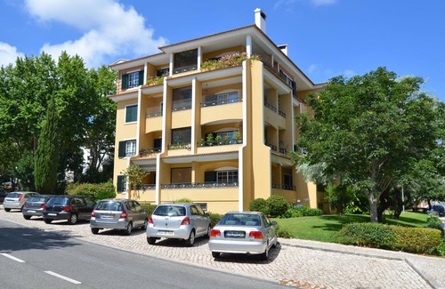Cascais Apartment | New, full of light, centre of Cascais, 3 bedrooms, 3 toilets, A/C, up to 8 guests