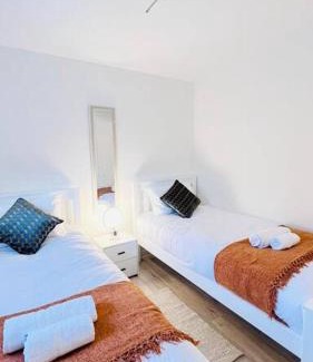 Newark Apartment | New fully furnished cosy home