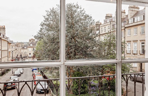 Upper Town Cottage | New- Georgian Retreat - an apartment that sleeps 2 guests in 1 bedroom