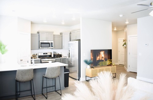 Cedar City House | NEW Golden Glow Haven near Zions, Brian & Bryce