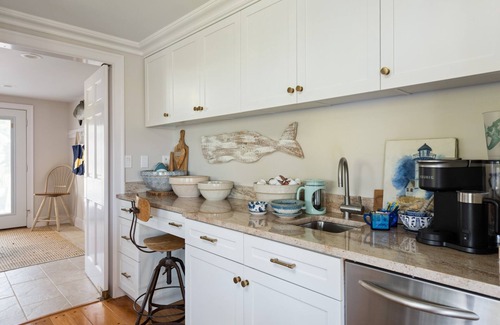Cummaquid House | NEW! Gorgeous Northside 4 bdrm 3 bath home with Waterviews, Sleeps 8