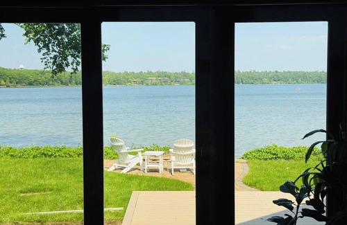 Interlochen House | NEW! Green Lake Therapy -Dock, A/C, Kayaks, HotTub