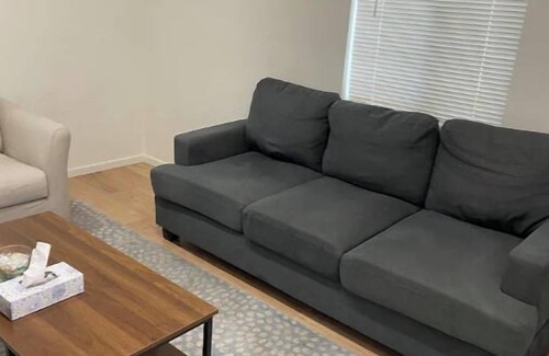 Woodland Hills House | New Guesthouse! w/Full Kitchen!