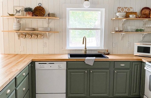 Higgins Lake Cottage | *NEW Higgins Lake Boho Chic Cottage