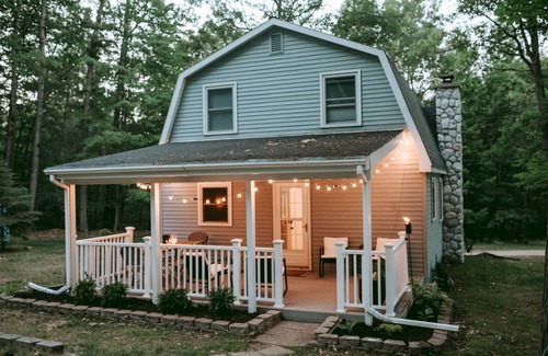 Higgins Lake Cottage | *NEW Higgins Lake Boho Chic Cottage