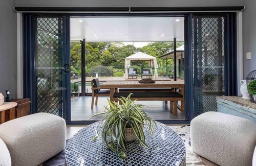 Flaxton House | NEW Hinterland Hideaway next to Kondalilla Falls