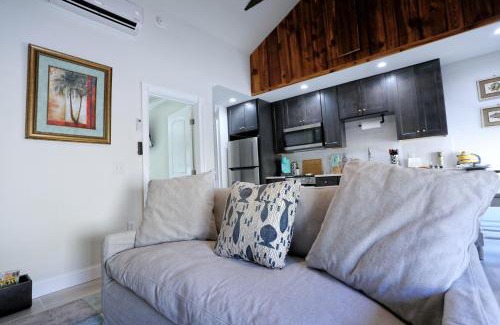 Historic District - North Apartment | New! Historic 1bed/1bath Suite Steps to River St!