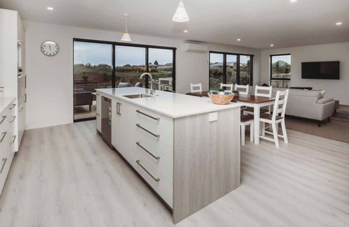 Bell Block House | New Holiday Home with Mt Taranaki Views