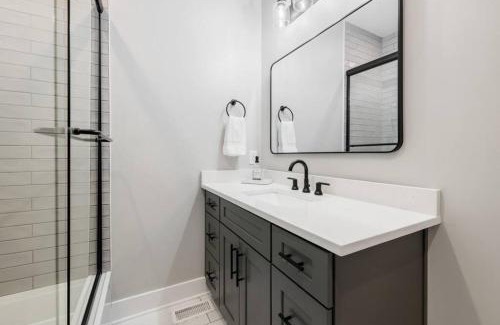 Winchester House | New Home, Dock, Kayaks, Game Room, Water Views