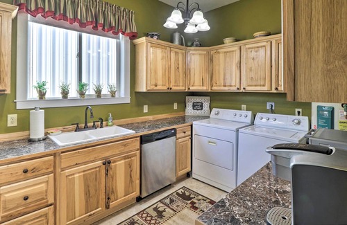 Kalispell Cottage | NEW! Home w/ Rocky Mtn View 14 Mi to Flathead Lake