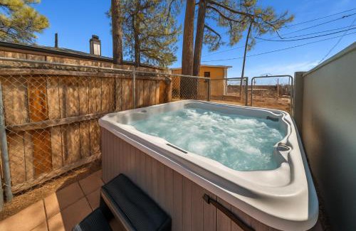 Flagstaff House | NEW I Hot Tub I Game Room I Arcade 15k Games I Nearby Hikes