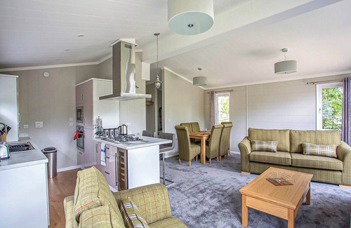 Hoddesdon Ski Chalet | New in 2019 three bedroomed lodge.