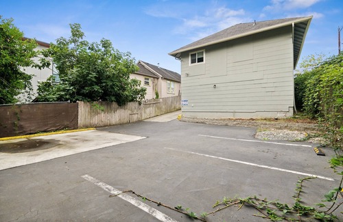 Mount Baker House | NEW! Judkins Retreat (Close to Downtown)