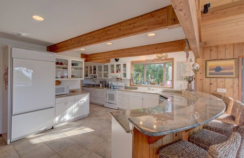 Ocean Park House | New Julie's Stuga-Oceanfront with stunning deck and private access to beach
