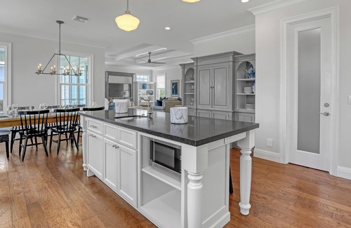 Juno Beach Villa | NEW-Juno Beach Vacation House- Luxury Villa - steps to the beach- hidden gem