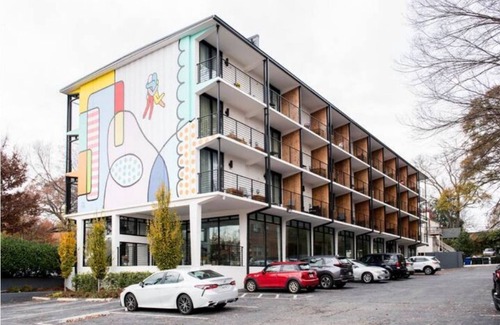 Poncey-Highland Apartment | NEW La Penelope - Rooftop Skyline Ponce City