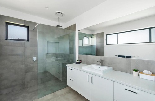 Yarrawonga Apartment | NEW - Lake Breeze in Rosella Place