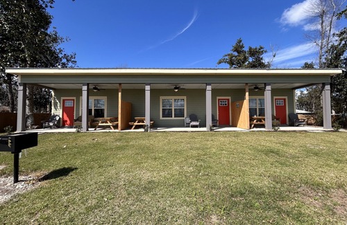 Southport Cottage | New Lake Front Studio Style Cottage - w/private dock, kayaks and full kitchen