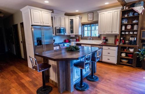 Canton House | NEW LAKEFRONT CRAFTSMAN STYLE HOUSE IN THE MOUNTAINS