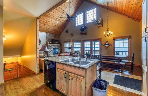 Bemidji House | New Lakefront - Pool-Beach-Resort Amenities-Walleye FIshiing