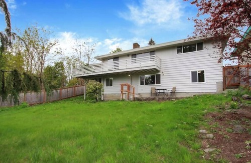 Rainier View House | NEW! Large Modern Seattle Home, Perfect for Groups