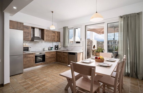 Pitsidia Villa | New large villa with private pool