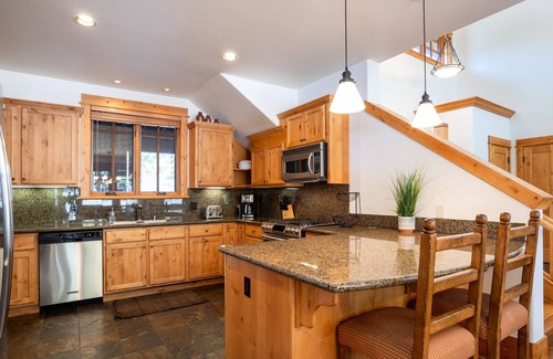 Truckee House | New Listing! 3 BD Residence At Old Greenwood!