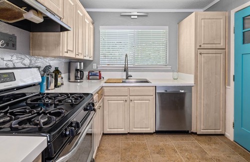 Copperas Cove House | NEW LISTING! Convenient Safe Full-Stocked 3BR/2BA - Sleep 7 by RedAwning