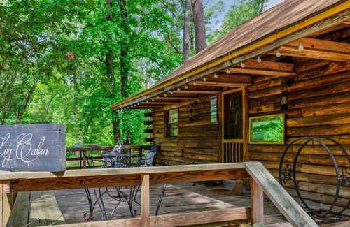 Tyler Cabin | NEW LISTING! Cora's Main Log Cabin by RedAwning
