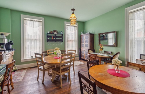 Glasgow Apartment | NEW LISTING! Greer Room by Main Street Bed & Breakfast