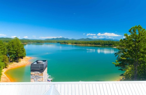 Blairsville Cabin | New Listing-Havenly Heaven-Amazing home w/private dock 4 boating