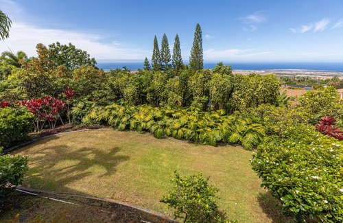 Kona Palisades House | NEW LISTING Kailua-Kona 3-bedroom, 2-bath single-family home Ocean & Sunset View