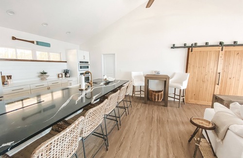 Carrabelle House | New Listing! Magdalay Bay 3BR/2BA house with a dock!