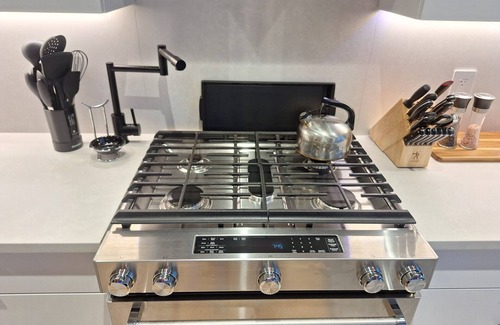 South Central House | NEW LISTING - Modern Luxury Townhome With Huge Rooftop Patio - Perfect Location!