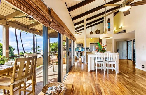 Wailea Condo | New Listing: Open layout with stunning views