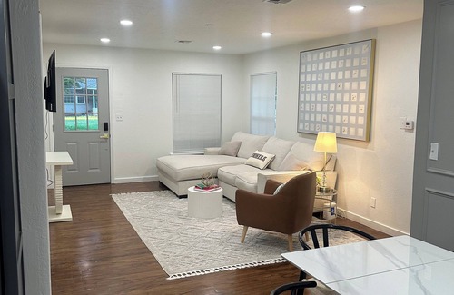 Norman House | NEW LISTING! OU~Game Day Ready~Newly Renovated~1.5 miles to campus!