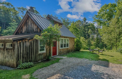 Brownsville Cottage | NEW LISTING Rustic Charm Meets Modern Comfort at Rock Haven Sugar House in Reading, VT