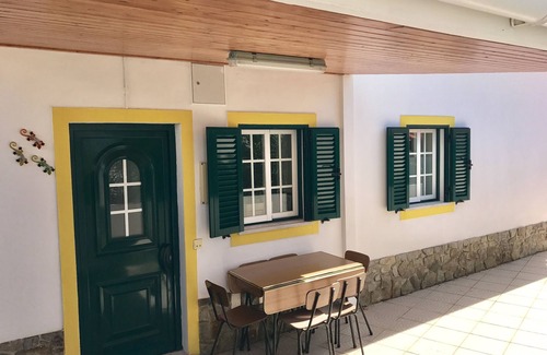 Sagres House | *NEW LISTING* Sagres House - Large patios, free wifi, cableTV, private parking