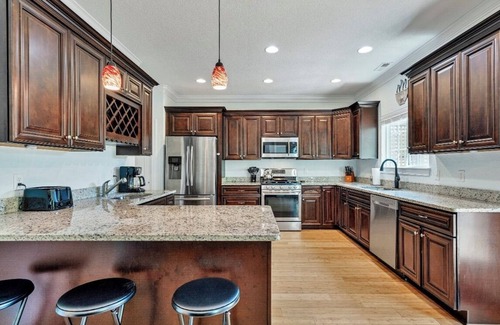 Willoughby Spit House | New listing! Sleeps 10, short walk to the beach!