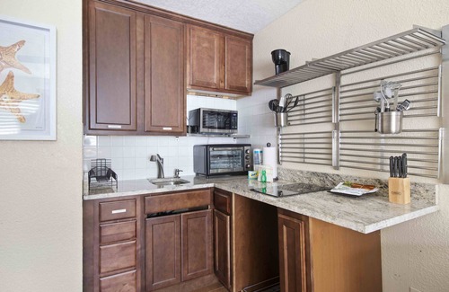 Pensacola Beach House | New Listing - Studio Apartment at Lago Bonito