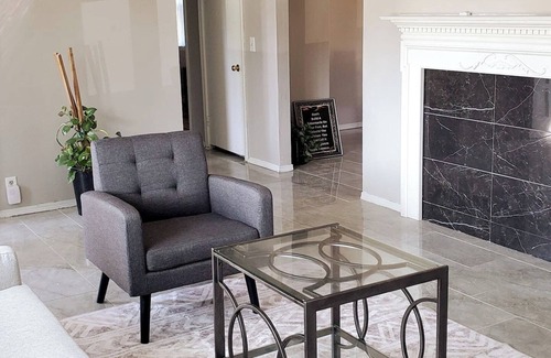 East Bloomington House | New Listing! The Mall of America(MOA) House