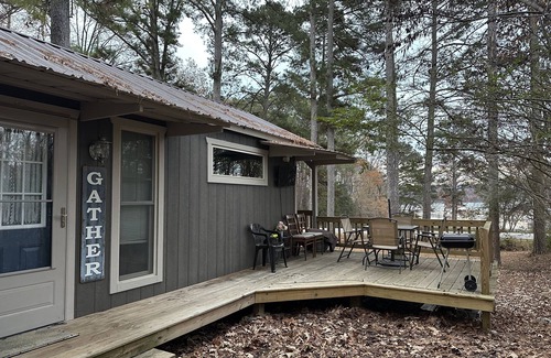 Scottsboro Cabin | NEW LISTING! Tiny home with Lake views! Perfect for couples and small families!