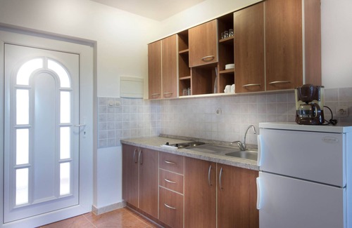 Caska Apartment | NEW LISTING! Vila Caska ap 3 - nex to Zrce, sea view, wifi, pool, resturant&bar