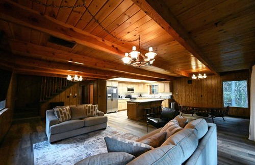 Island Park Cabin | *New Listing* | Waterfront!| 17 Miles to Yellowstone!
